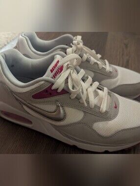 Nike Women’s Air Max Runner in White, Gray and Pink